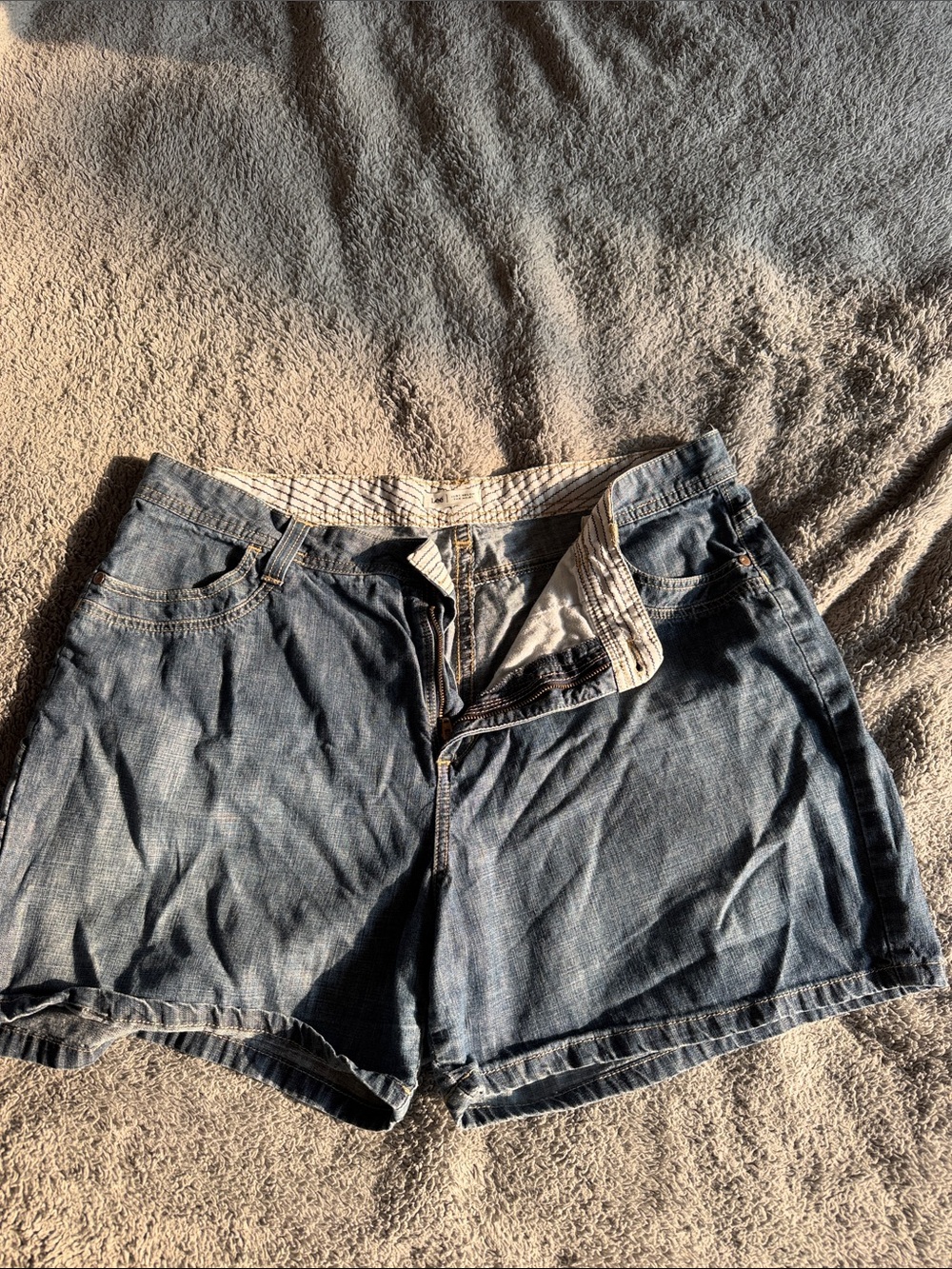 Lee Women's Denim Shorts in Light Blue Wash
